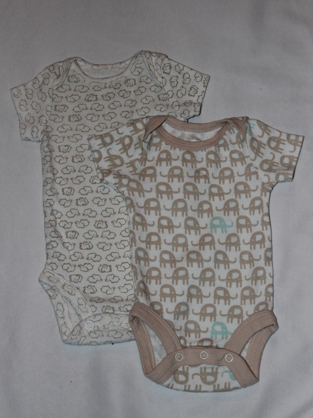 Neutral Elephant Baby Bodysuit Set